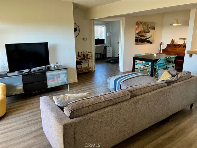 $2,950 | 25712 Le Parc, Unit 85, Lake Forest, CA 92630