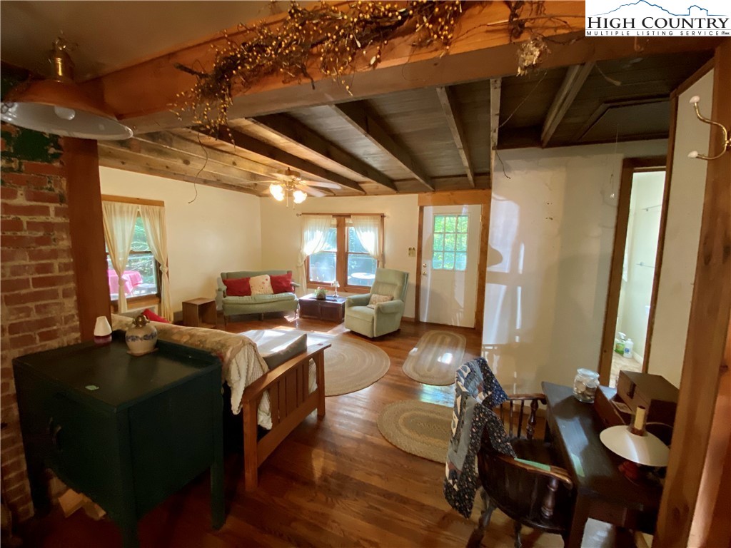 1485 Vanderpool Road Vilas, NC 28692 - Photo 7 of 38 Gallery Image 7