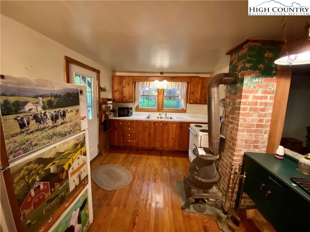 1485 Vanderpool Road Vilas, NC 28692 - Photo 8 of 38 Gallery Image 8