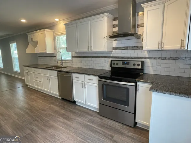 $2,050 | 1833 Phillips Avenue, East Point, GA 30344