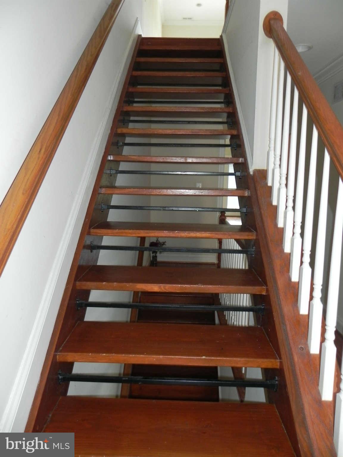 106 West Cross Street Baltimore, MD 21230 - Photo 9 of 29 a view of entryway