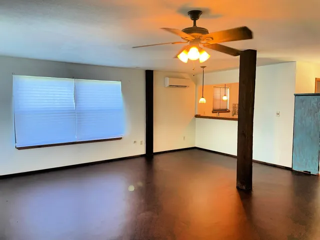 $795 | 1472 Lakeside Drive, Huntsville, TX 77320