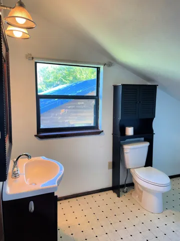 $795 | 1472 Lakeside Drive, Huntsville, TX 77320