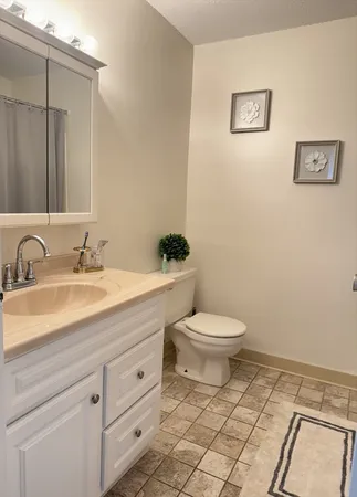 $2,375 | 59 Village Brook Lane, Unit 5, Natick, MA 01760