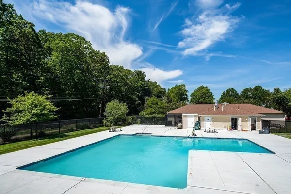 $2,375 | 59 Village Brook Lane, Unit 5, Natick, MA 01760