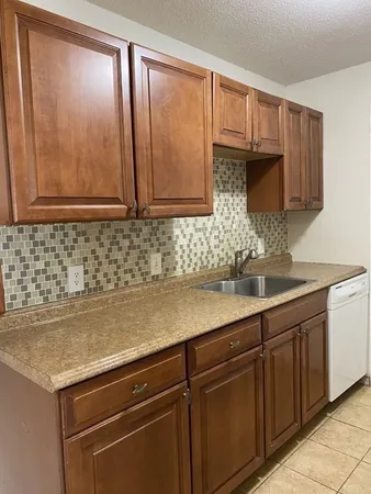 $2,375 | 59 Village Brook Lane, Unit 5, Natick, MA 01760