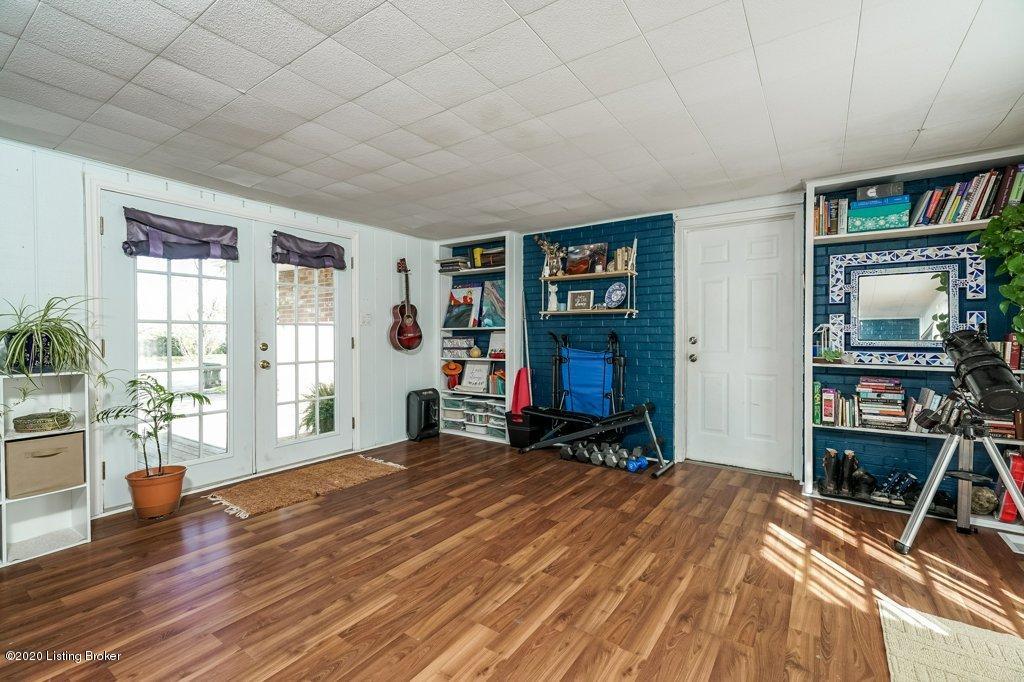 3001 Nepperhan Road Louisville, KY 40220 - Photo 13 of 31 011-3001-11_m