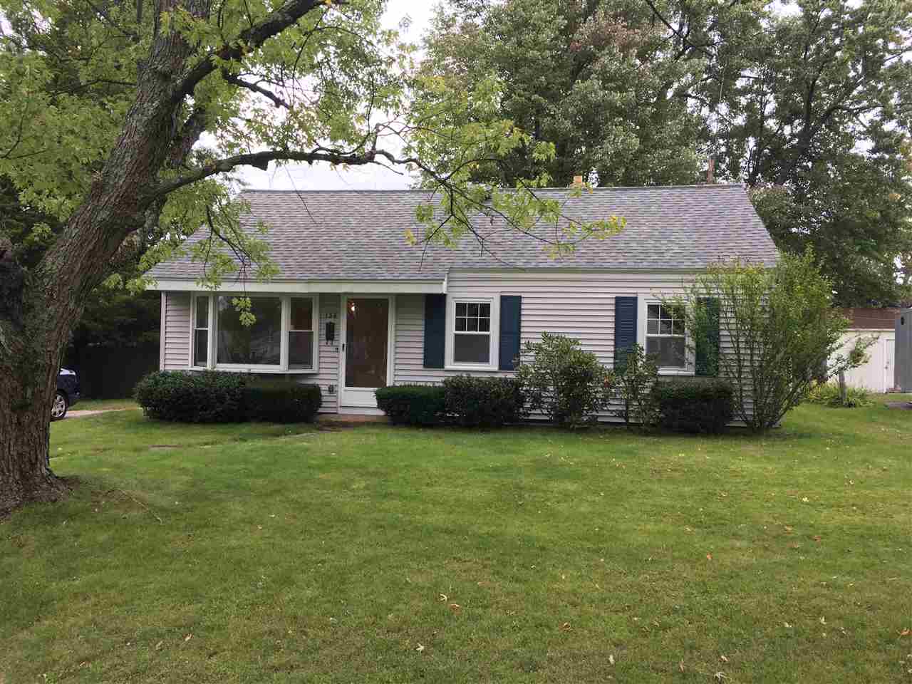 136 Melrose Street Manchester, NH 03109 - Photo 1 of 21