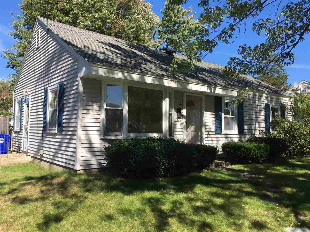 136 Melrose Street Manchester, NH 03109 - Photo 2 of 21