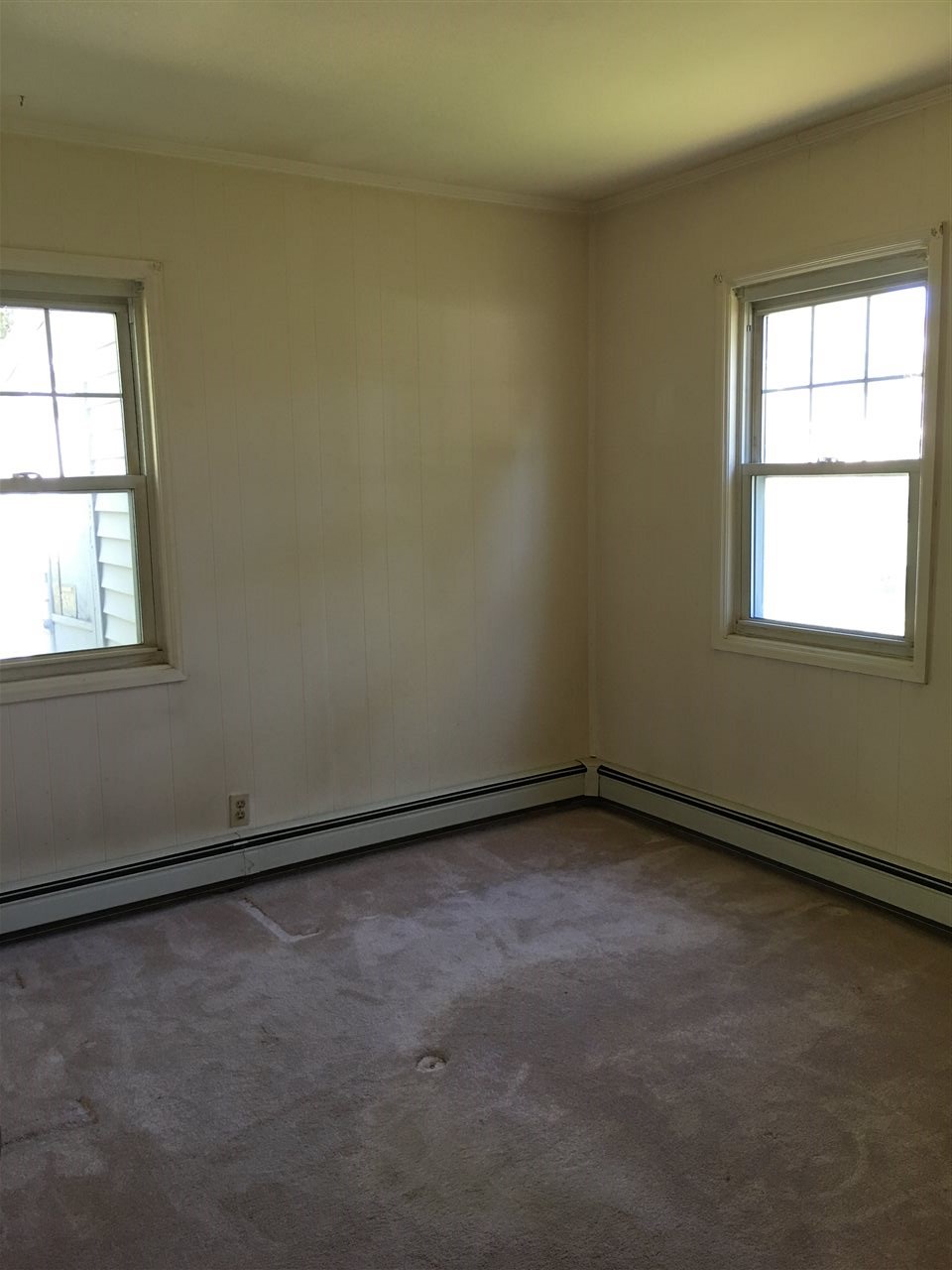 136 Melrose Street Manchester, NH 03109 - Photo 14 of 21