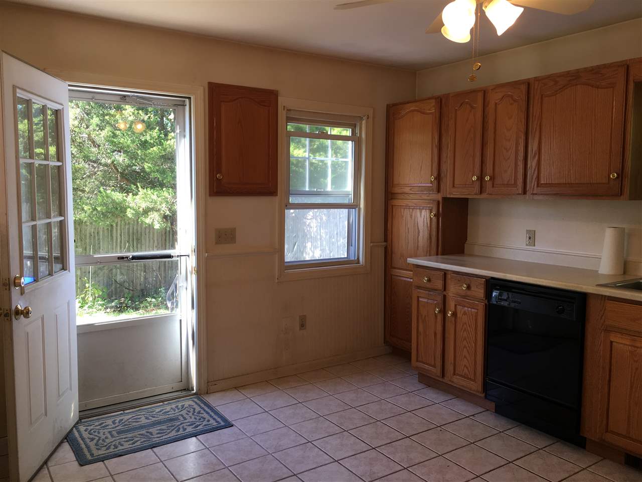 136 Melrose Street Manchester, NH 03109 - Photo 16 of 21