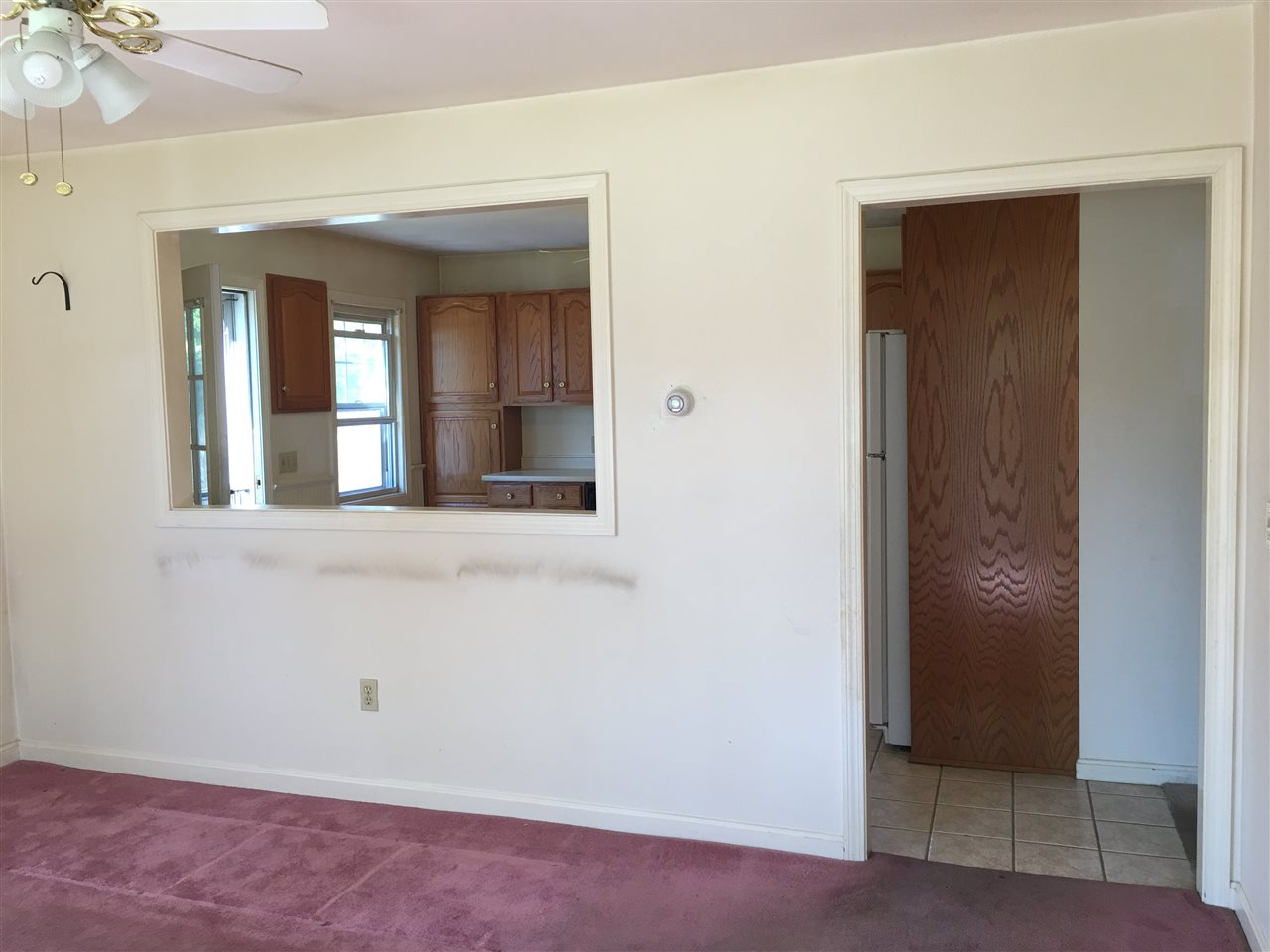 136 Melrose Street Manchester, NH 03109 - Photo 4 of 21