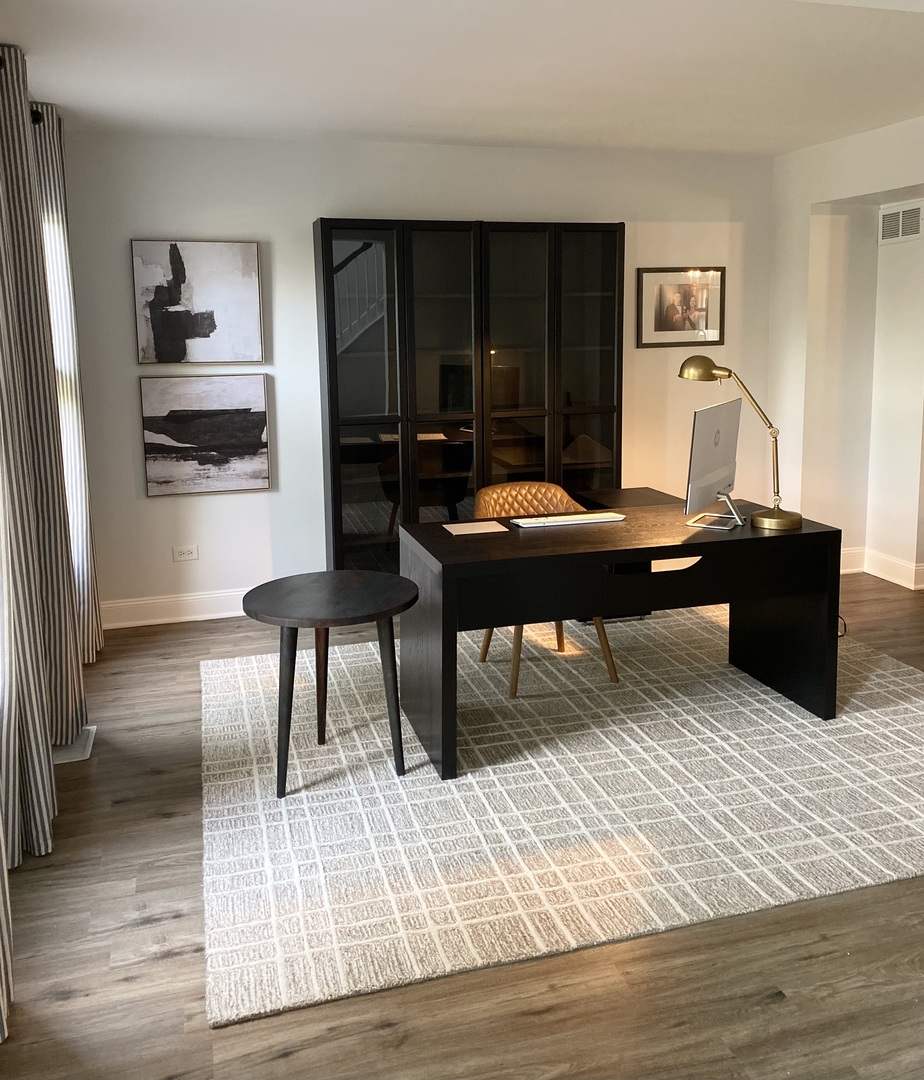 1900 Eagle Circle New Lenox, IL 60451 - Photo 8 of 16 a room with furniture and a table