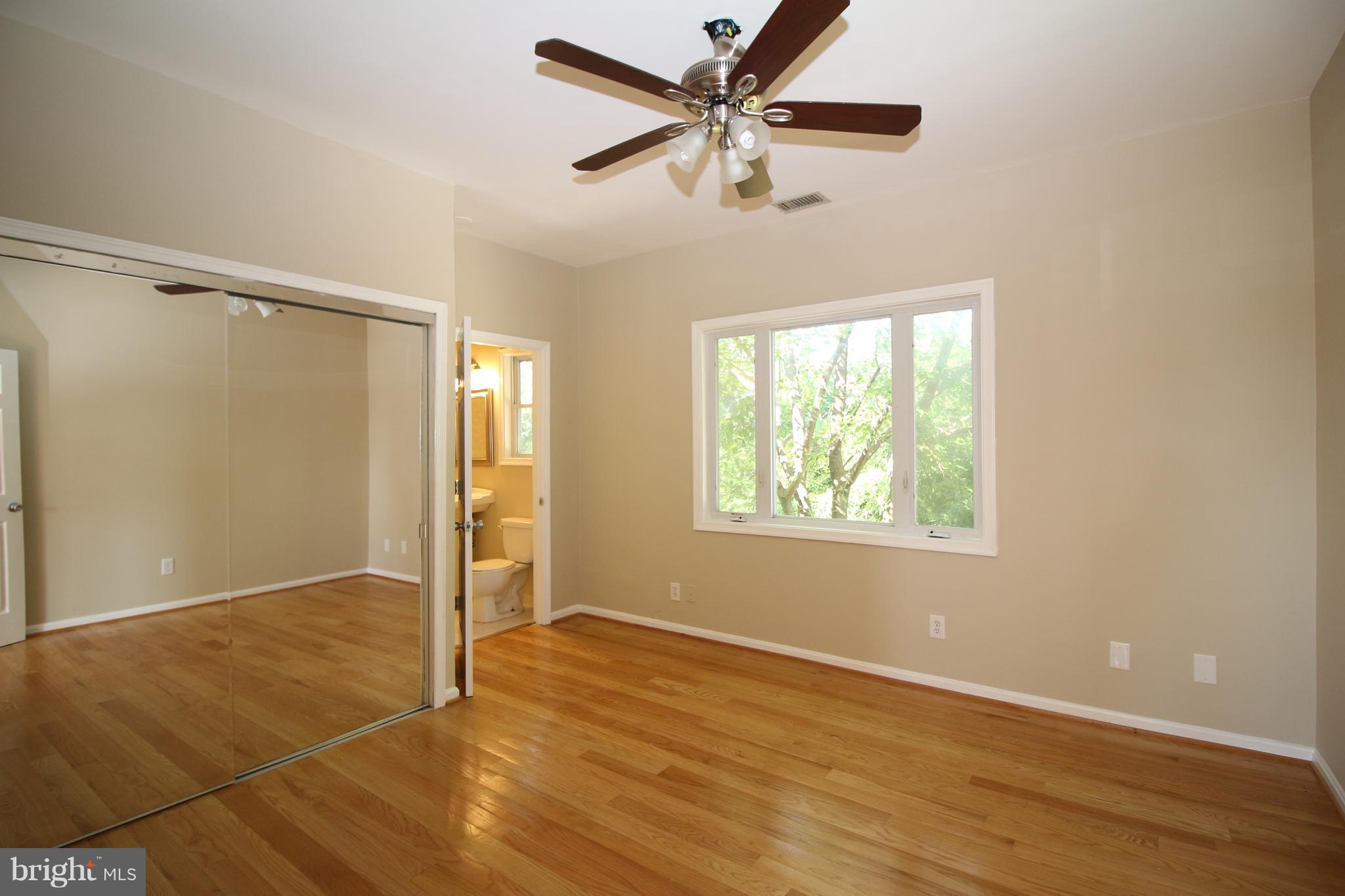 5216 Franconia Road Alexandria, VA 22310 - Photo 16 of 29 Bedroom w/full bath