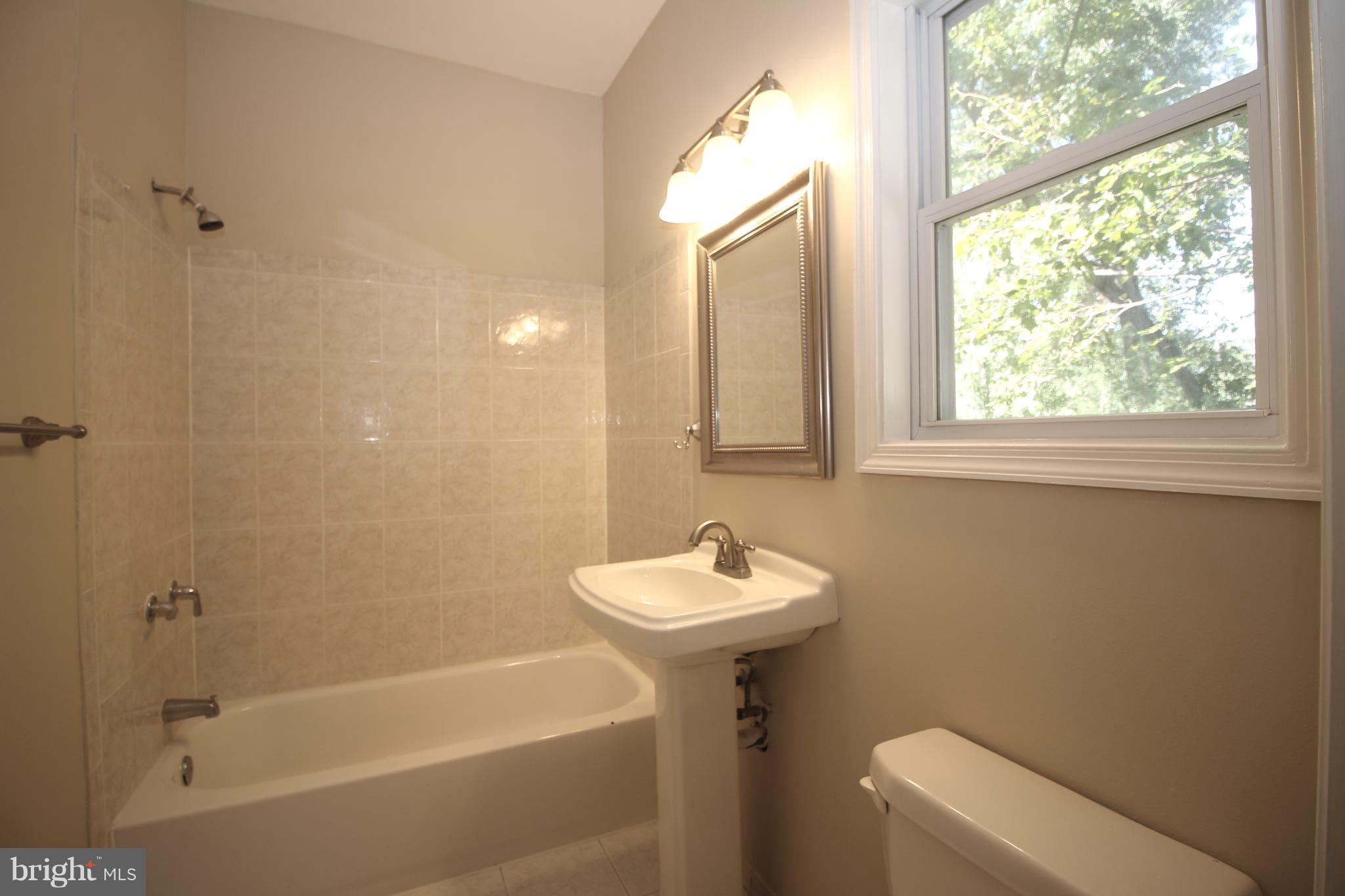 5216 Franconia Road Alexandria, VA 22310 - Photo 19 of 29 Bath
