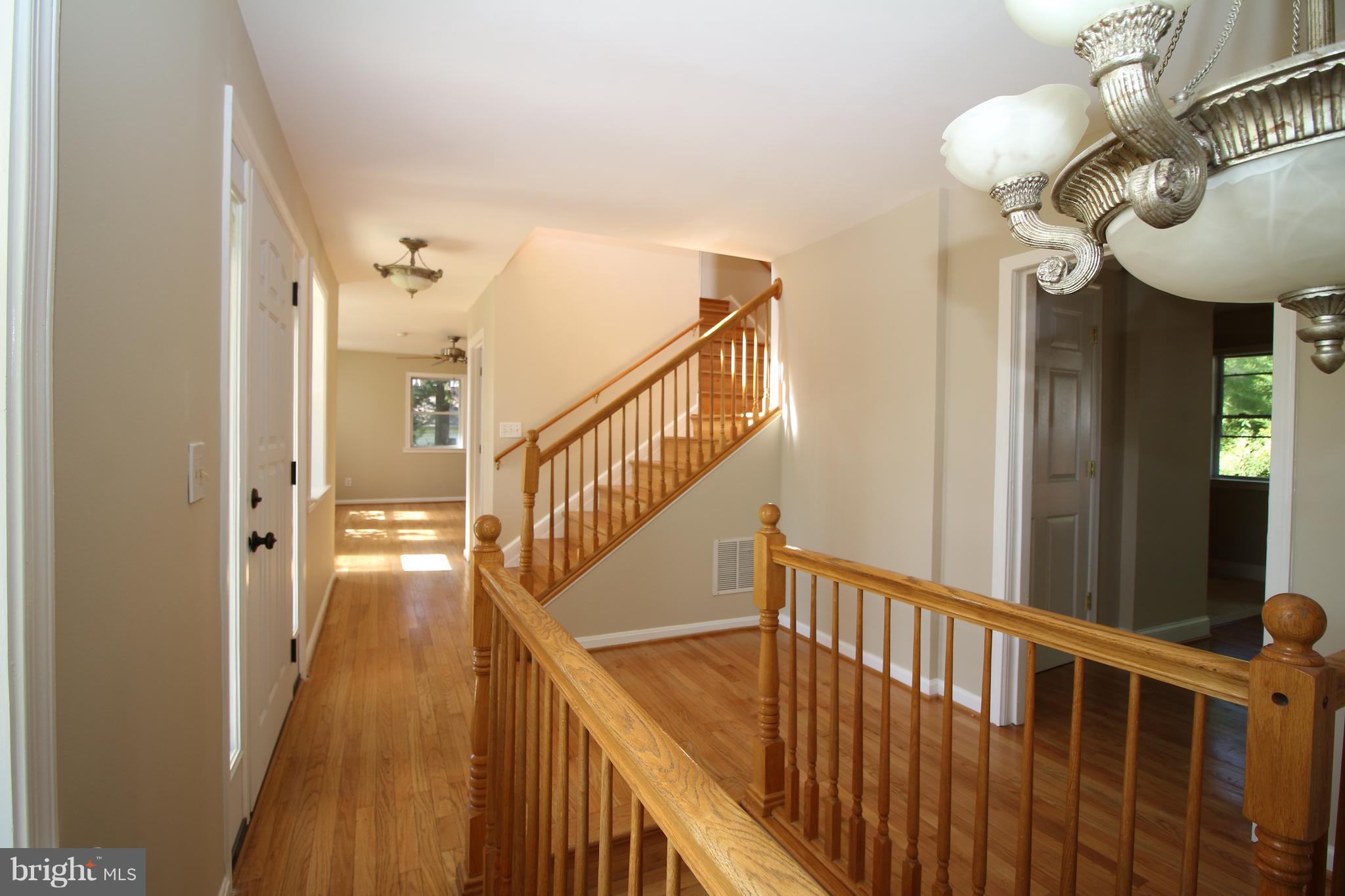 5216 Franconia Road Alexandria, VA 22310 - Photo 4 of 29 Interior (General)