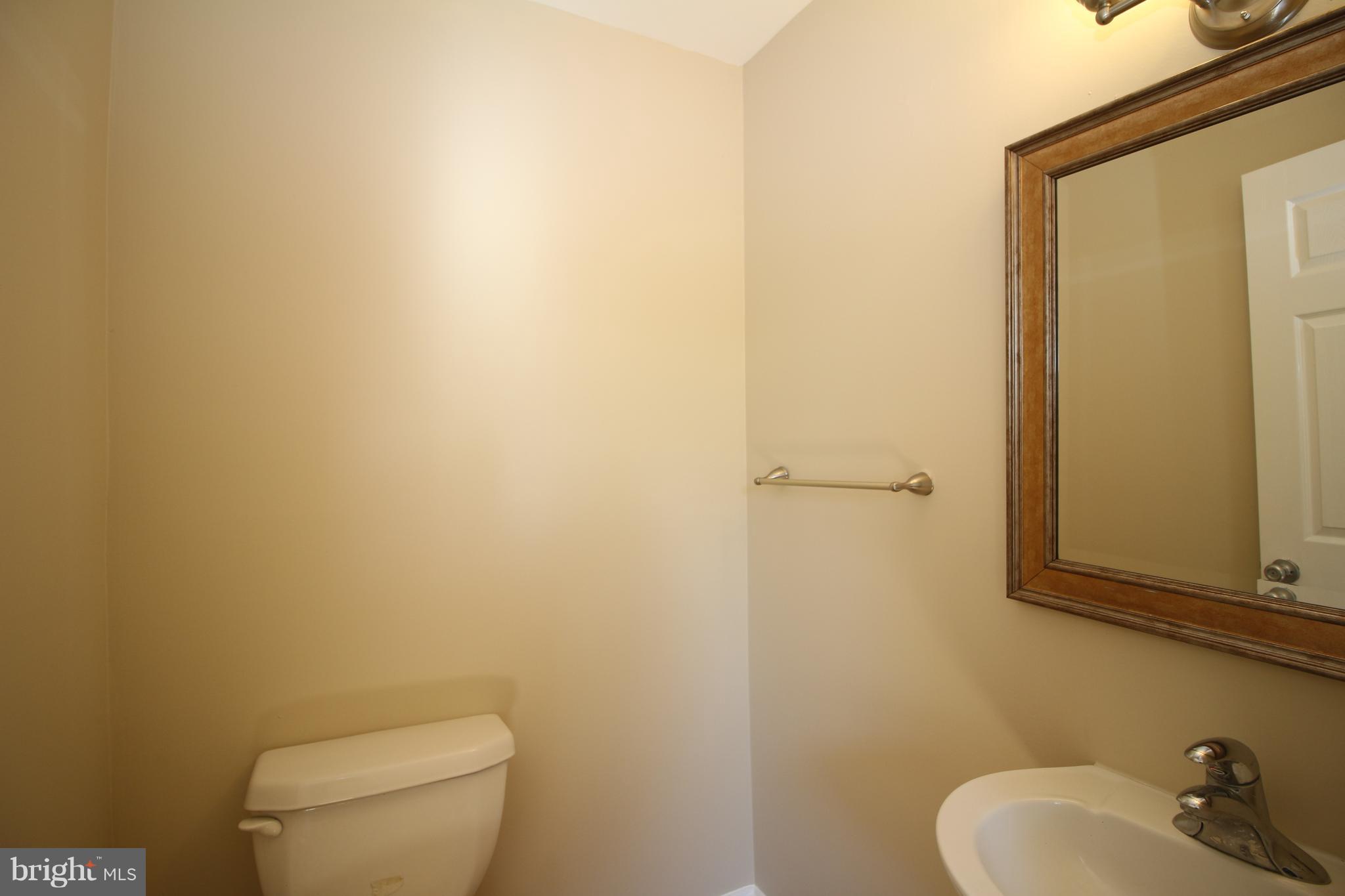 5216 Franconia Road Alexandria, VA 22310 - Photo 9 of 29 Main level half Bath