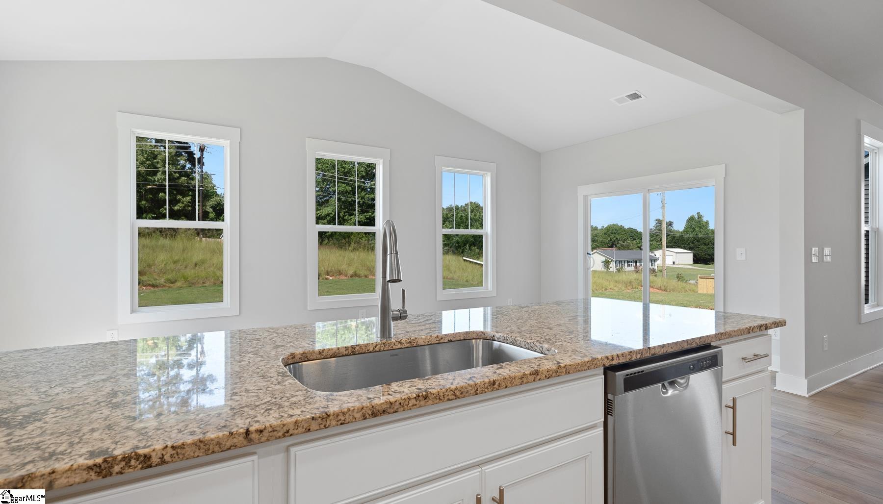 808 Redmill Lane Duncan, SC 29334 - Photo 4 of 30 Gallery Image 4