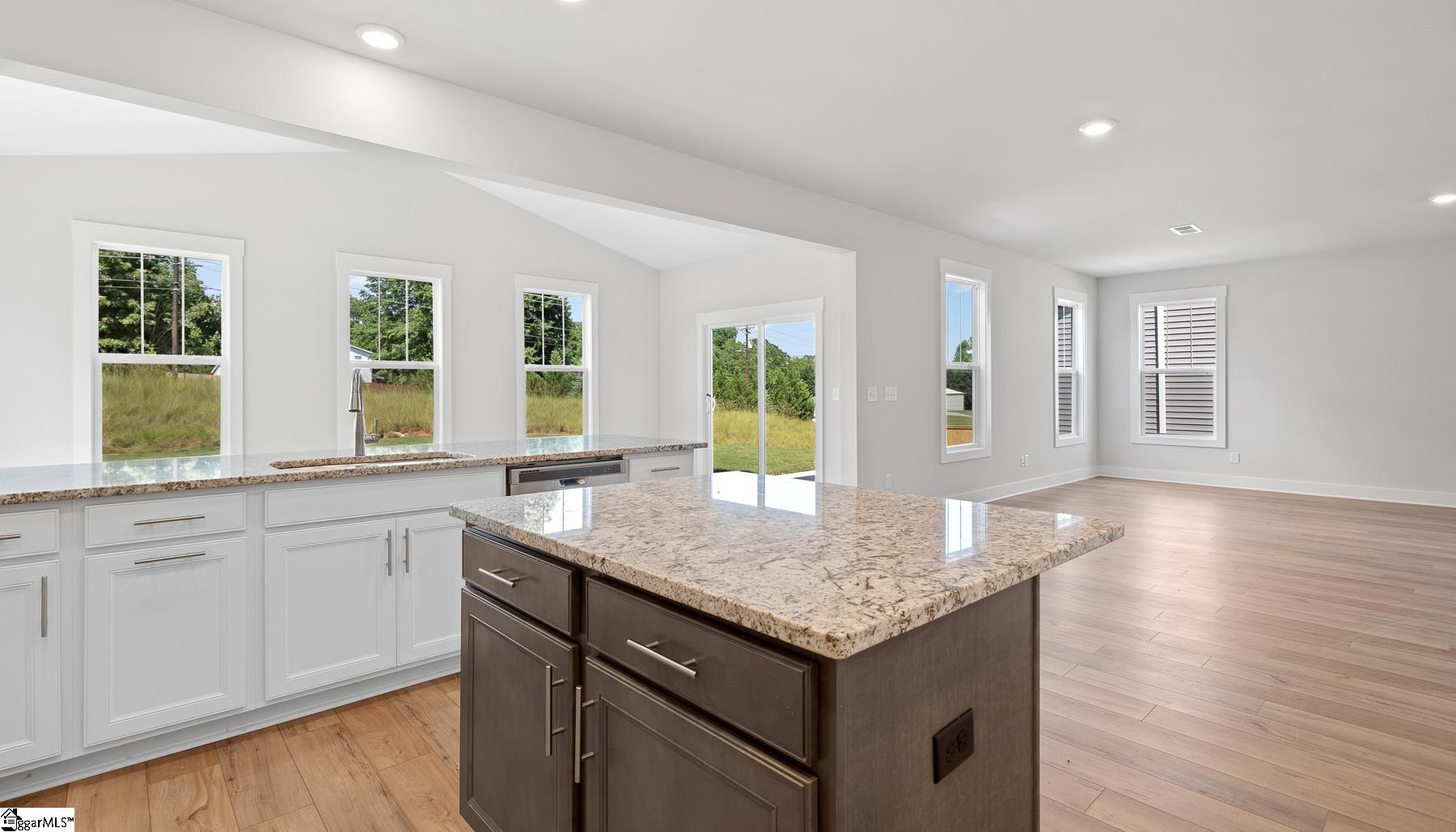808 Redmill Lane Duncan, SC 29334 - Photo 5 of 30 Gallery Image 5