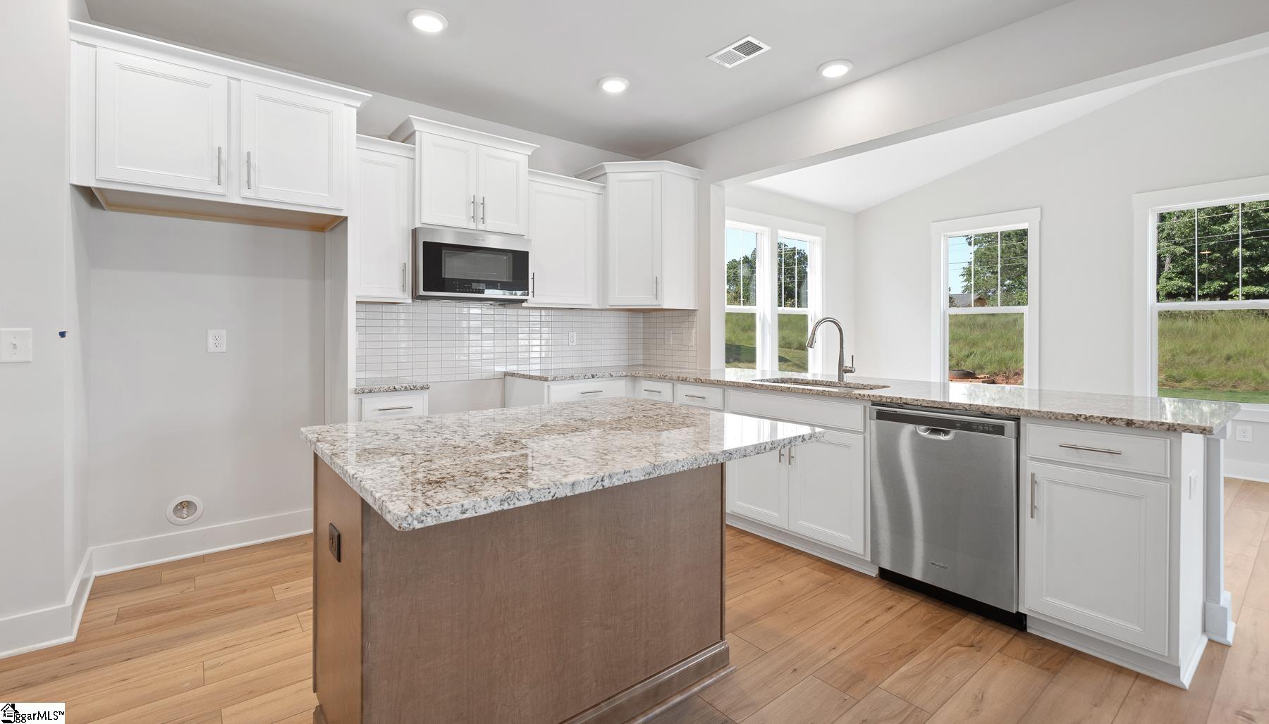808 Redmill Lane Duncan, SC 29334 - Photo 6 of 30 Gallery Image 6