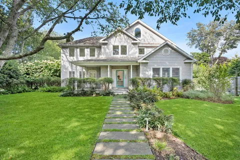$4,500,000 | 174 Newtown Lane, East Hampton, NY 11937