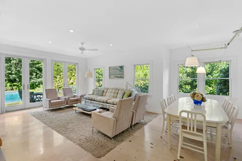 $4,500,000 | 174 Newtown Lane, East Hampton, NY 11937