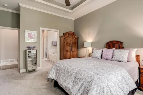 $575,000 | 19616 West 100th Terrace, Lenexa, KS 66220