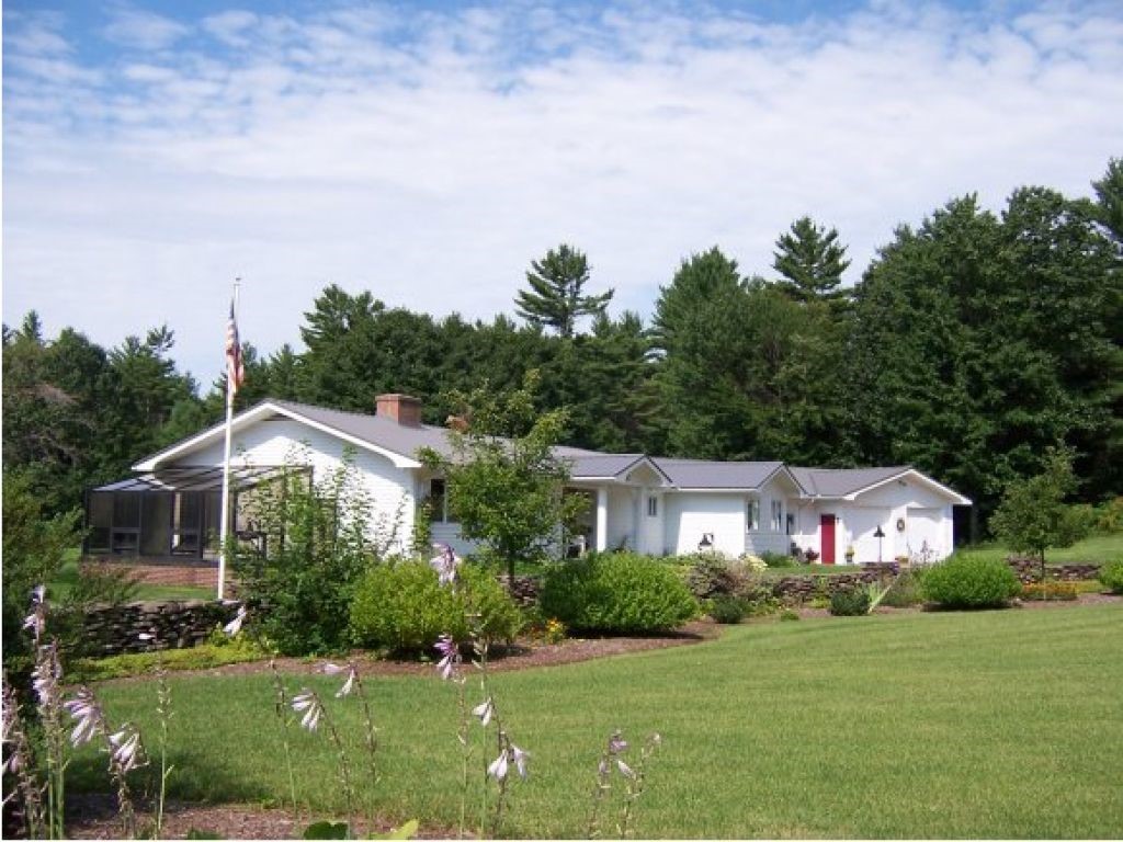 127 Mountain Road Concord, NH 03301 - Photo 1 of 36