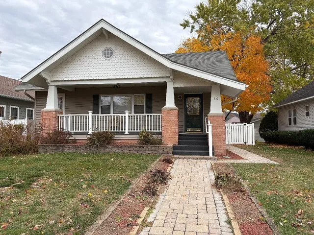 $274,900 | 610 South Michigan Street, Prairie du Chien, WI 53821