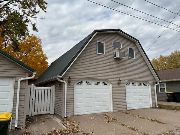 $274,900 | 610 South Michigan Street, Prairie du Chien, WI 53821