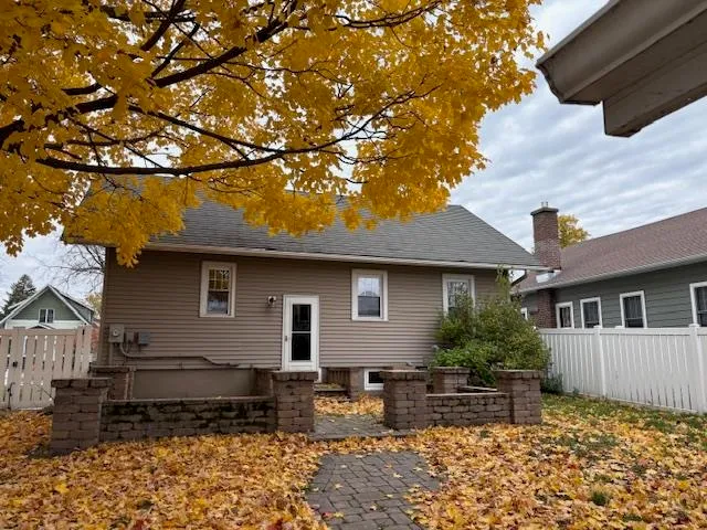 $274,900 | 610 South Michigan Street, Prairie du Chien, WI 53821