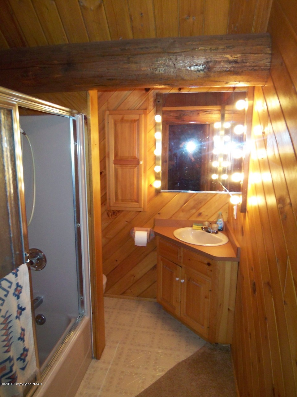 11 Veterans Road Freeland, PA 18224 - Photo 4 of 13 bathroom