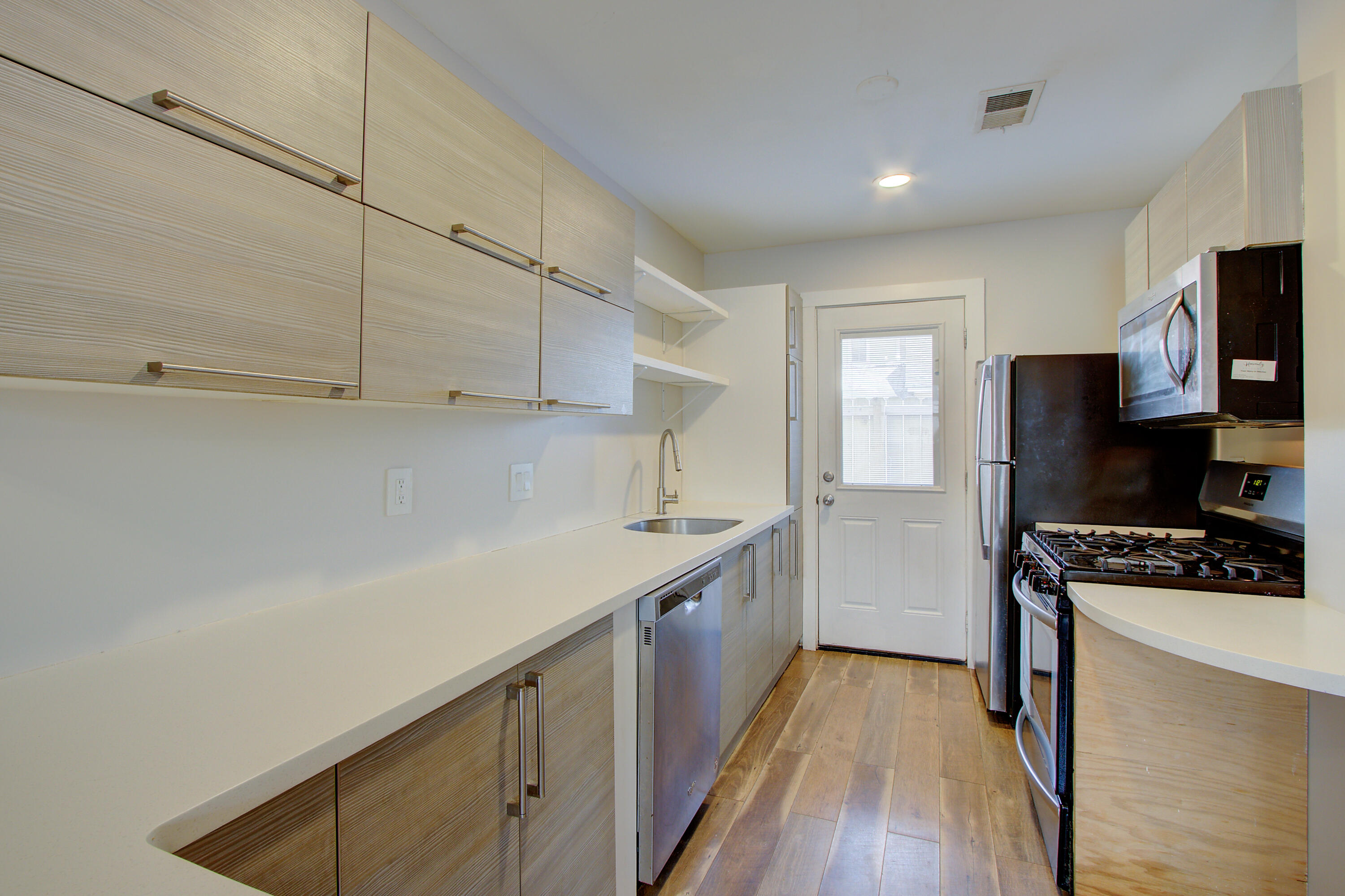 134 Congress Street, Unit B Charleston, SC 29403 - Photo 6 of 15 07082026-159