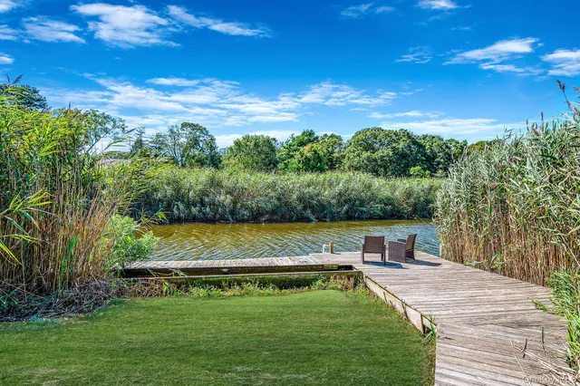 a view of a garage room