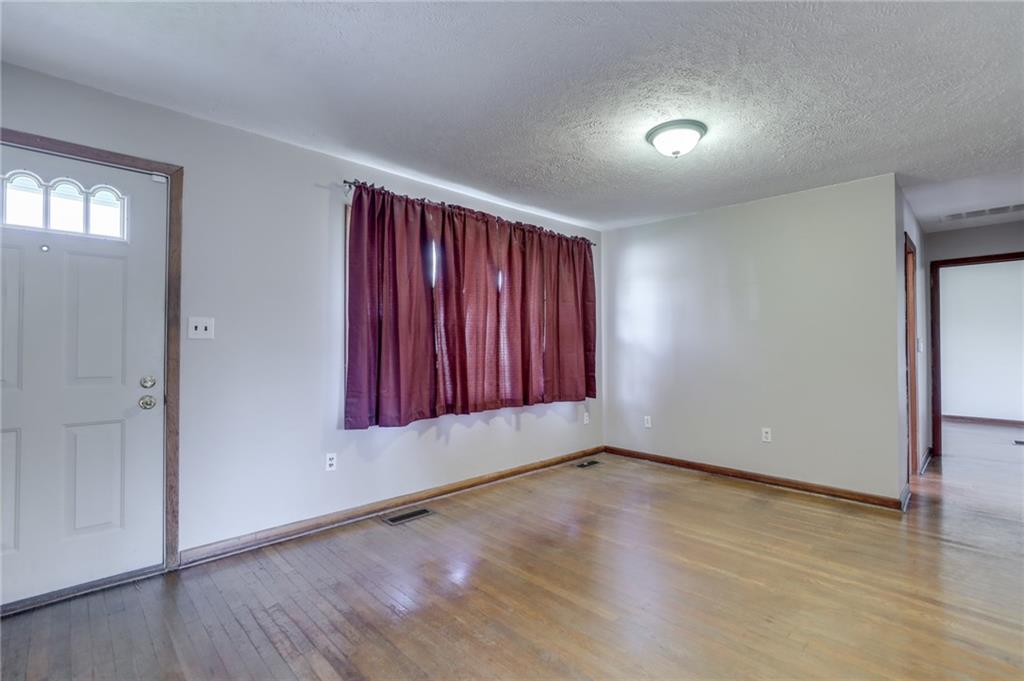 267 West County Line Road Greenwood, IN 46142 - Photo 4 of 21 Gallery Image 4