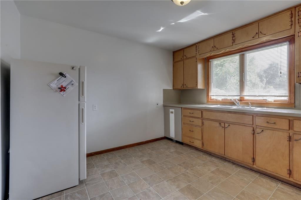 267 West County Line Road Greenwood, IN 46142 - Photo 8 of 21 Gallery Image 8