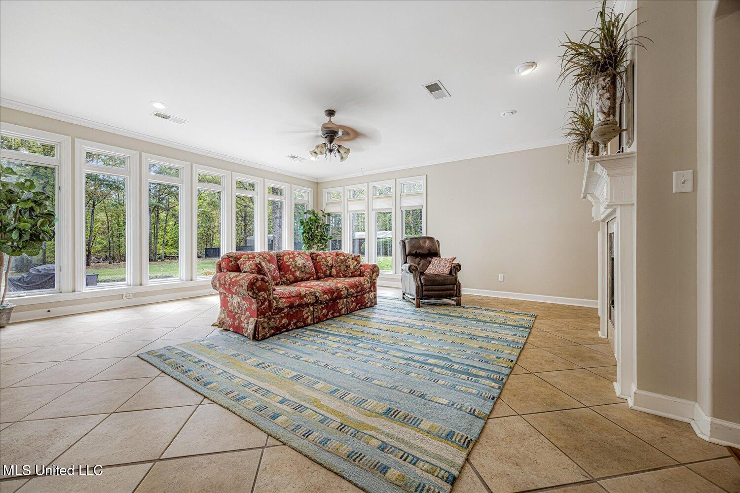 7189 Bethel Road Olive Branch, MS 38654 - Photo 13 of 44 Family Room