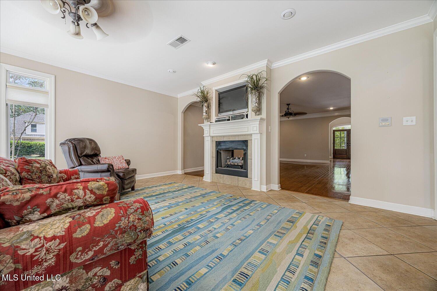 7189 Bethel Road Olive Branch, MS 38654 - Photo 14 of 44 Family Room