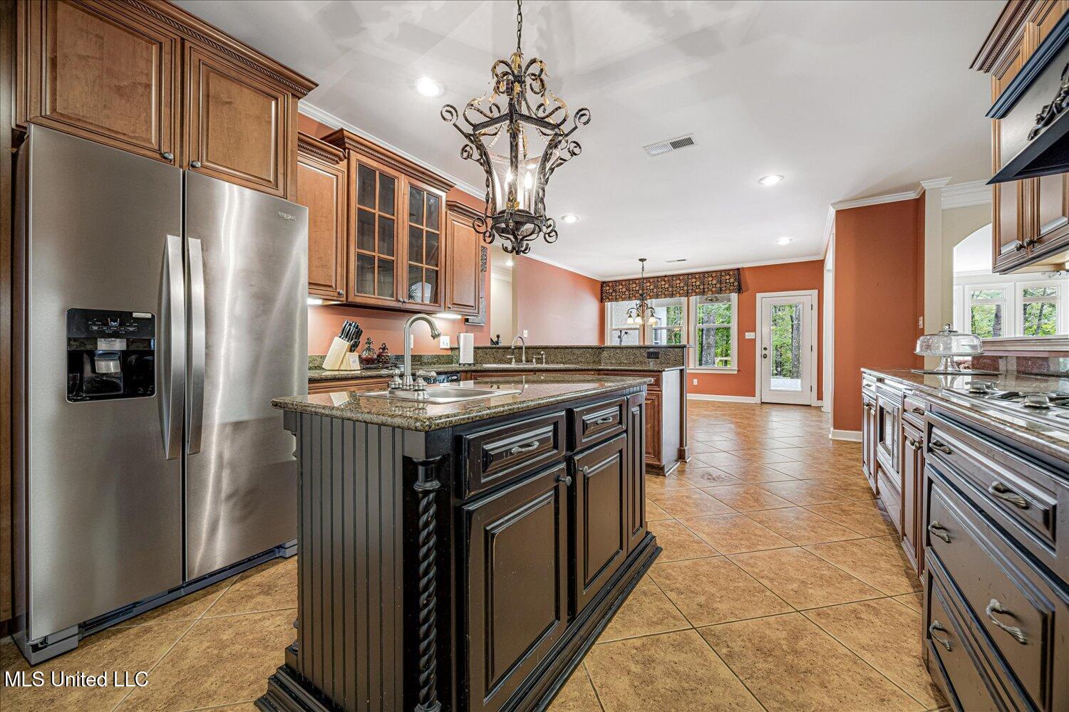 7189 Bethel Road Olive Branch, MS 38654 - Photo 18 of 44 Kitchen with Refrigerator Remaining