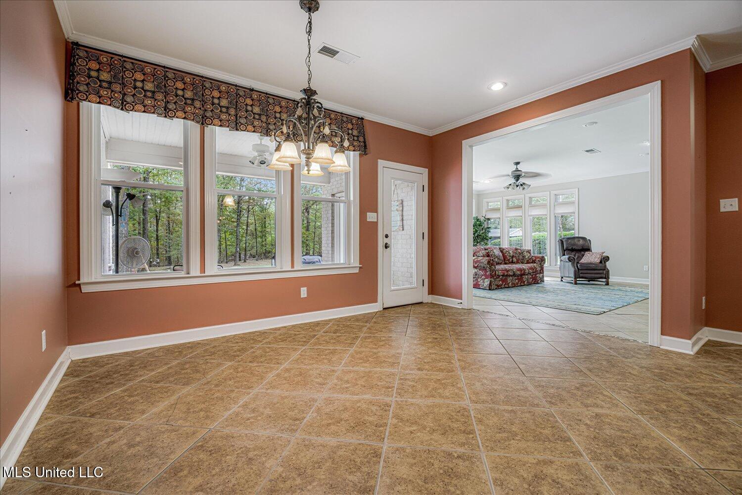 7189 Bethel Road Olive Branch, MS 38654 - Photo 21 of 44 Breakfast Table Area