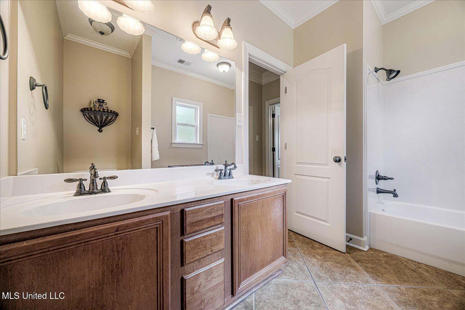 7189 Bethel Road Olive Branch, MS 38654 - Photo 28 of 44 Full Bath Down