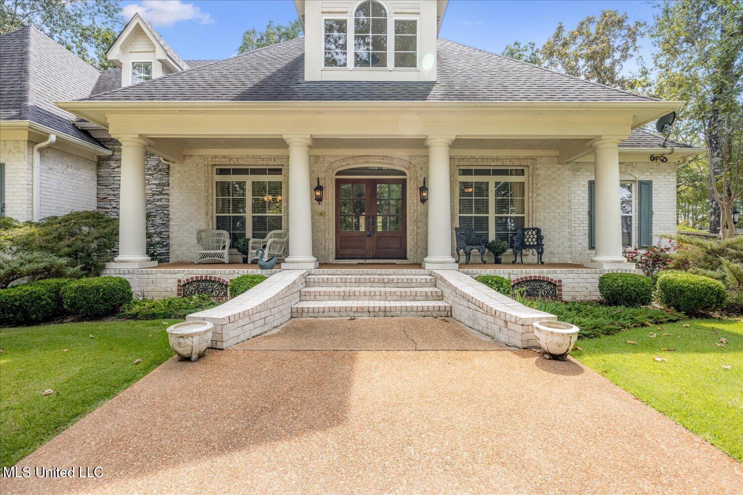 7189 Bethel Road Olive Branch, MS 38654 - Photo 3 of 44 Covered Front Porch