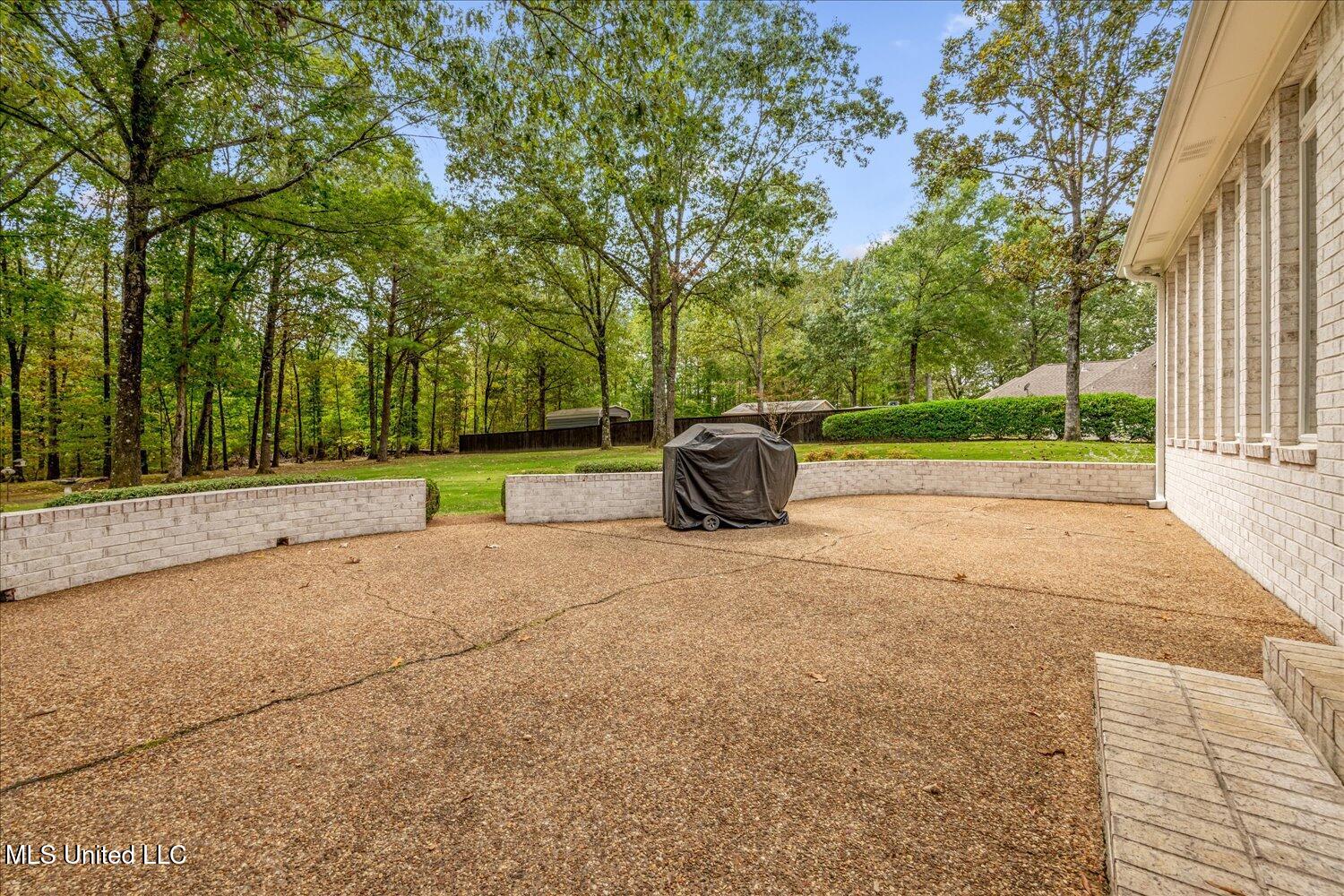 7189 Bethel Road Olive Branch, MS 38654 - Photo 38 of 44 Extended Patio