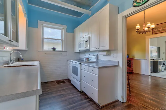 $179,900 | 626 Mulberry Street, Mount Vernon, IN 47620