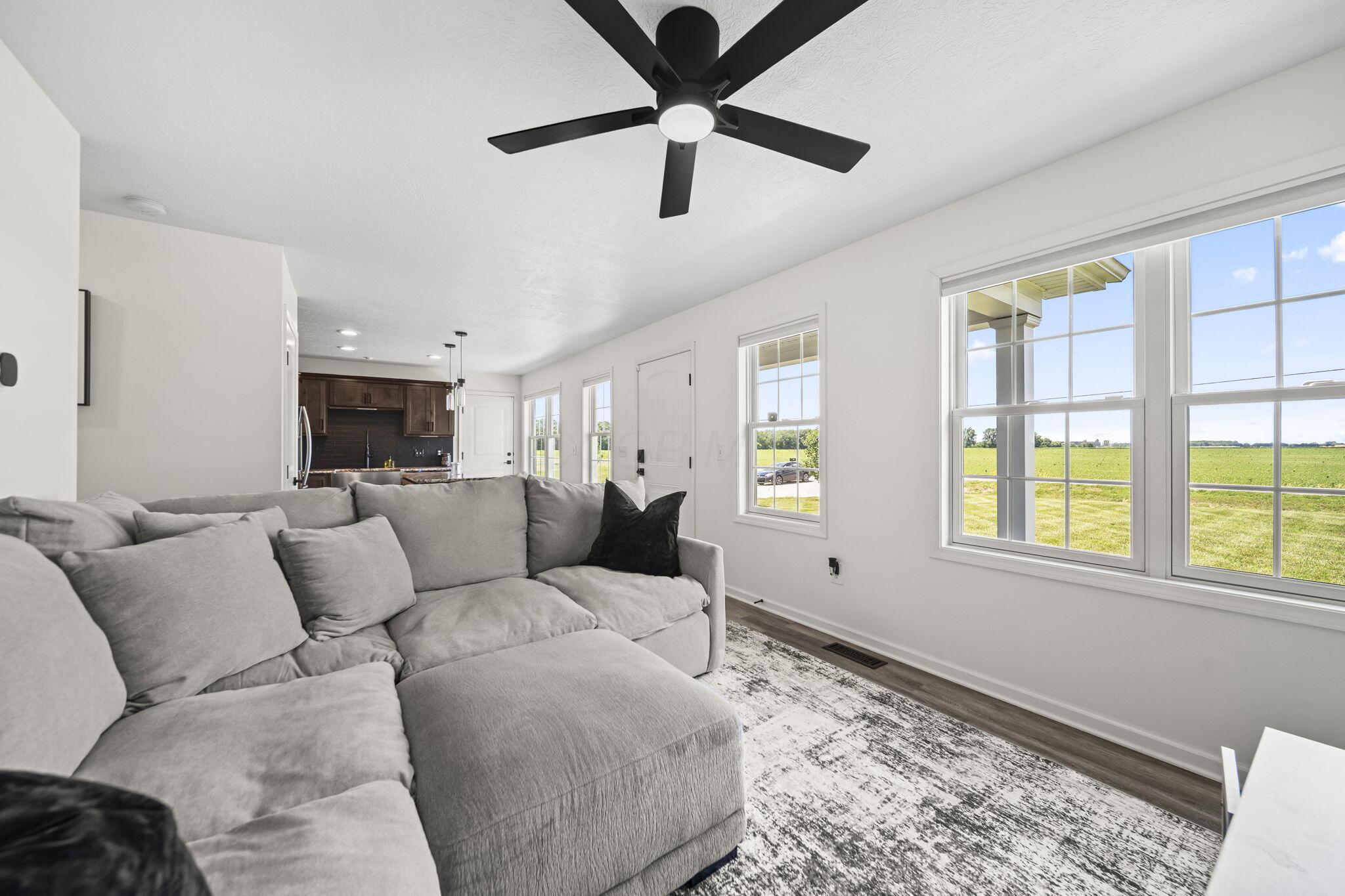 5293 Duvall Road Ashville, OH 43103 - Photo 14 of 57