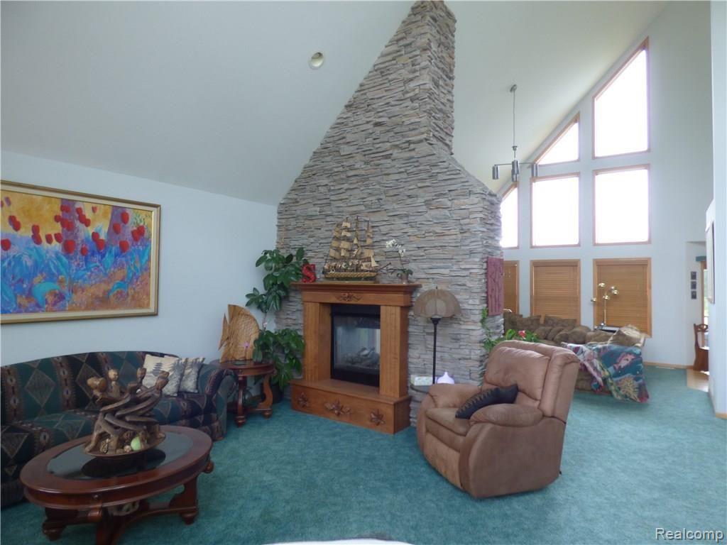 8345 Linden Road Fenton, MI 48430 - Photo 8 of 29 P1020355.JPG