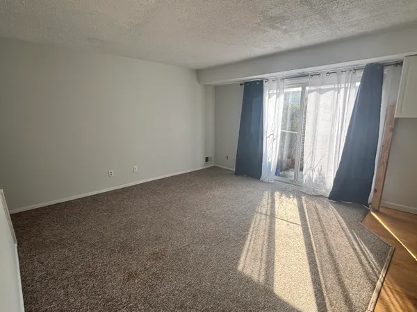 $1,025 | 3522 Kenbrooke Court, Kalamazoo, MI 49006