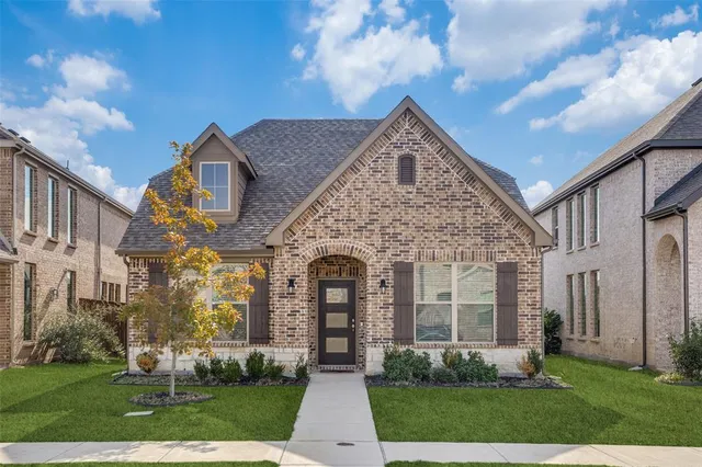 $2,450 | 1224 West Yarrow Avenue, Justin, TX 76247