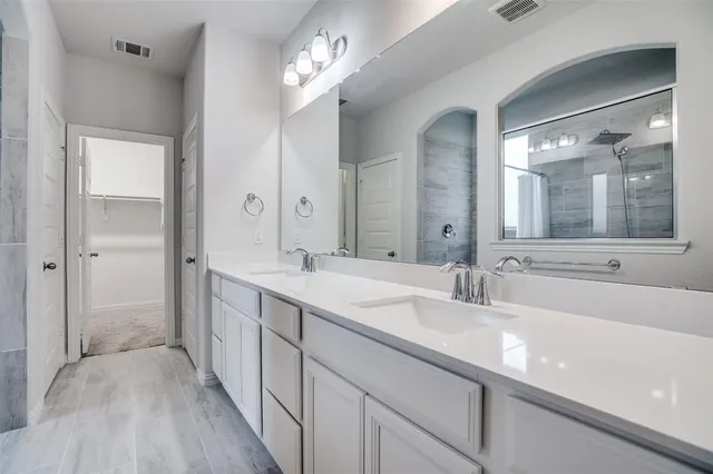 $2,450 | 1224 West Yarrow Avenue, Justin, TX 76247