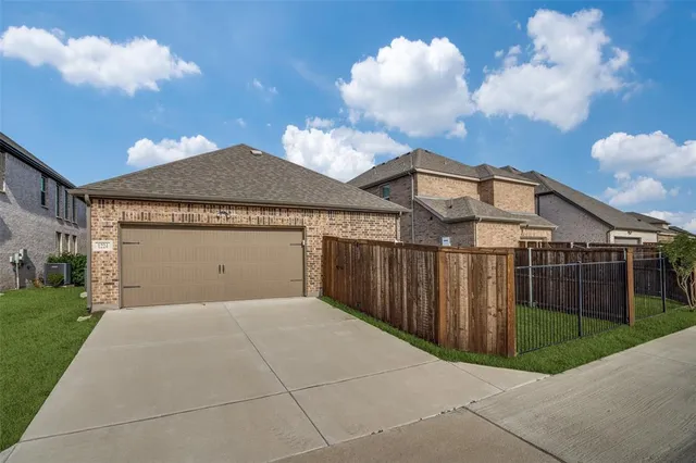 $2,450 | 1224 West Yarrow Avenue, Justin, TX 76247